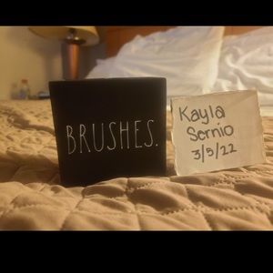 Rae Dunn brush holder